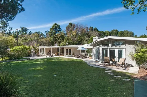 Garth Brooks and Trisha Yearwood's Malibu home.