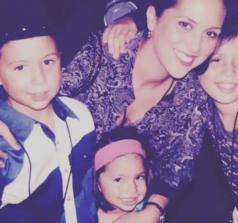 Aneliz Aguilar Alvarez with Her Kids back in 2007. 