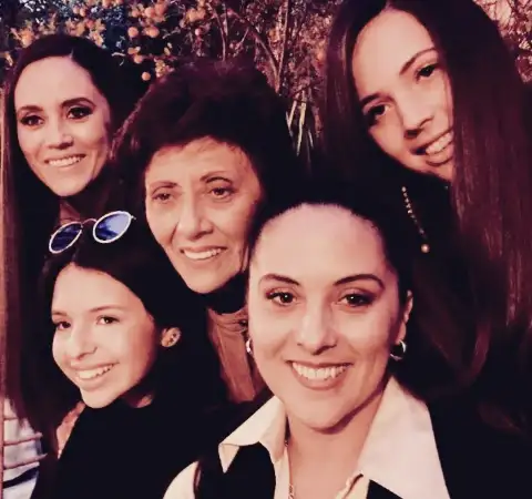 Aneliz Aguilar Alvarez with her mother, sister, and daughters. 
